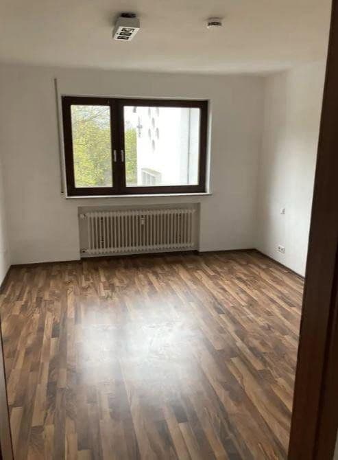 Pronájem bytu 2+1 55 m², Landstuhler Straße 2, Stuttgart-Weilimdorf, Bádensko-Württembersko Pronájem bytu 2+1 55 m², Landstuhler Straße 2, Stuttgart-Weilimdorf, Bádensko-Württembersko