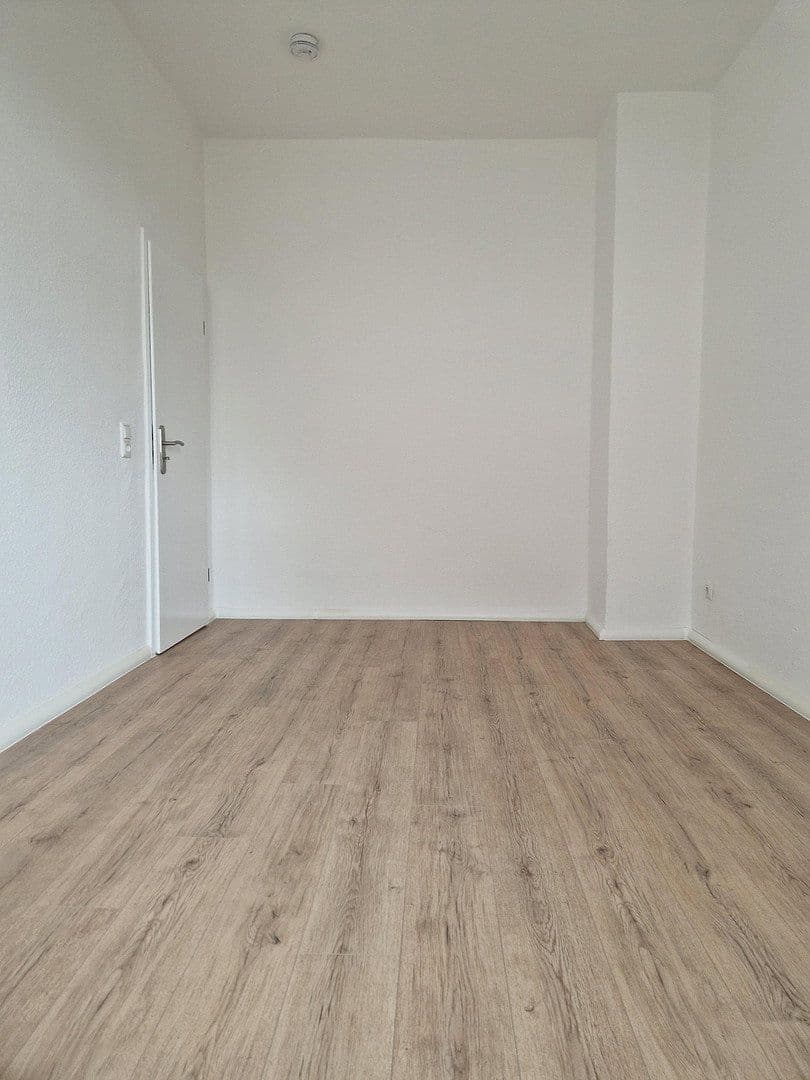 Pronájem bytu 2+1 47 m², Sommerlindenstraße 7, Leipzig, Sasko Pronájem bytu 2+1 47 m², Sommerlindenstraße 7, Leipzig, Sasko