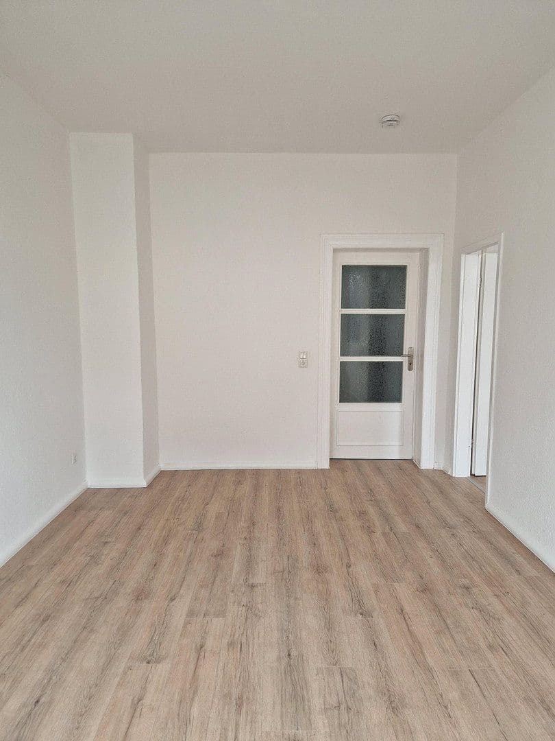 Pronájem bytu 2+1 47 m², Sommerlindenstraße 7, Leipzig, Sasko Pronájem bytu 2+1 47 m², Sommerlindenstraße 7, Leipzig, Sasko