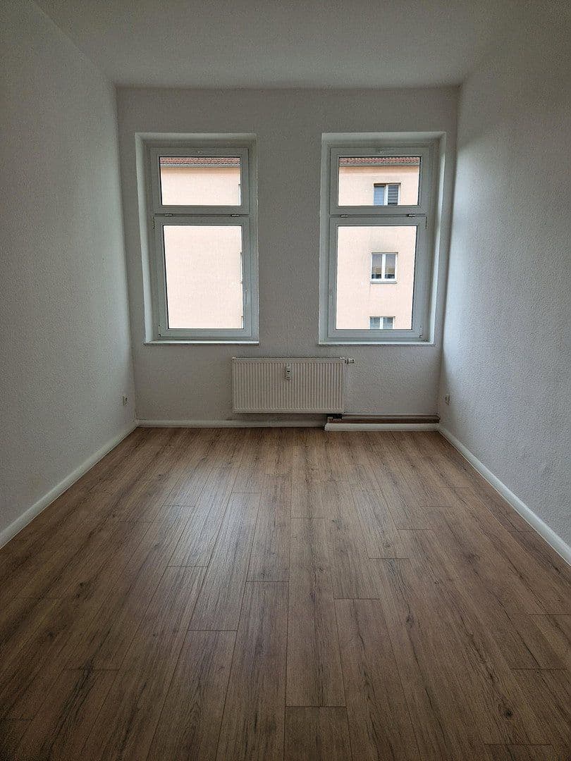 Pronájem bytu 2+1 47 m², Sommerlindenstraße 7, Leipzig, Sasko Pronájem bytu 2+1 47 m², Sommerlindenstraße 7, Leipzig, Sasko