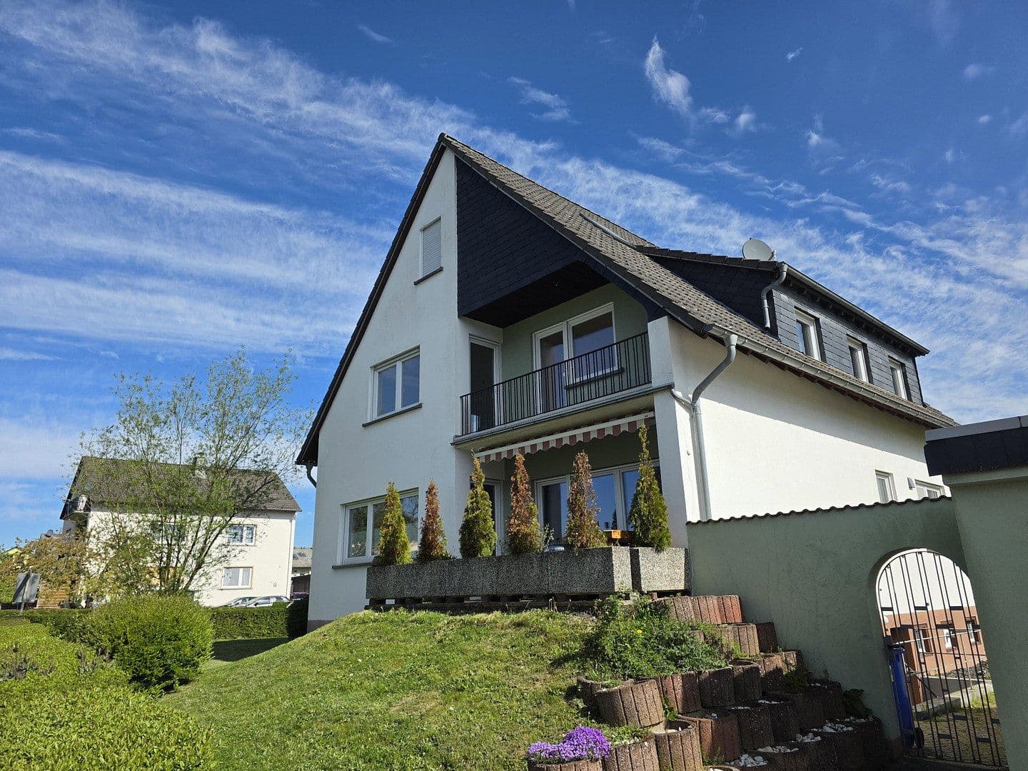 Pronájem bytu 3+1 98 m², Sohren, Porýní-Falc Pronájem bytu 3+1 98 m², Sohren, Porýní-Falc