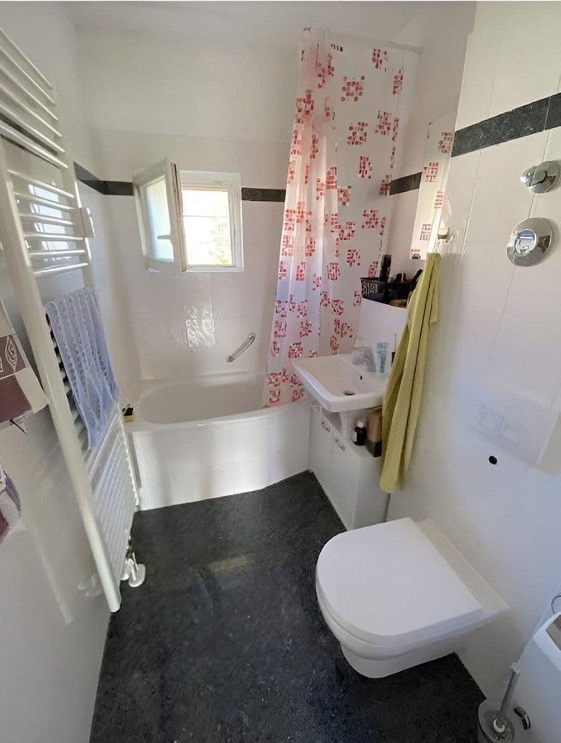 Pronájem bytu 2+1 48 m², Hauffweg 3, Leipzig, Sasko Pronájem bytu 2+1 48 m², Hauffweg 3, Leipzig, Sasko