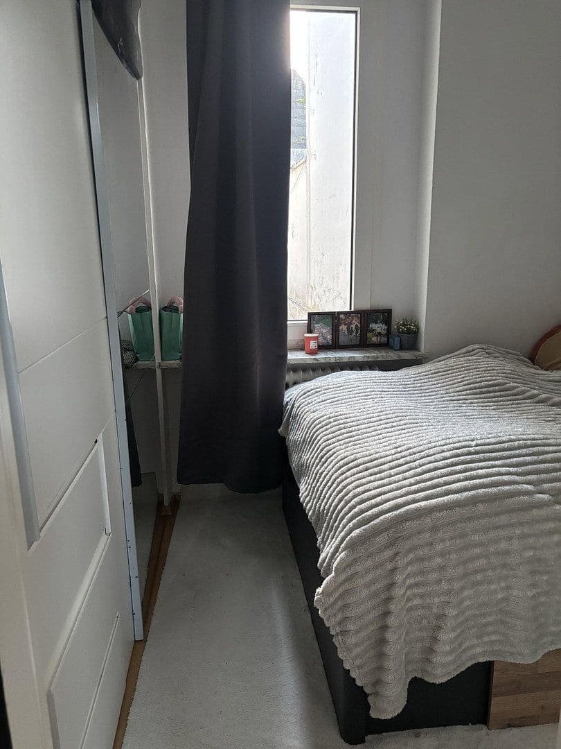 Pronájem domu 41 m², pozemek 500 m², Plateniustr. 18, Wuppertal, Severní Porýní-Vestfálsko Pronájem domu 41 m², pozemek 500 m², Plateniustr. 18, Wuppertal, Severní Porýní-Vestfálsko