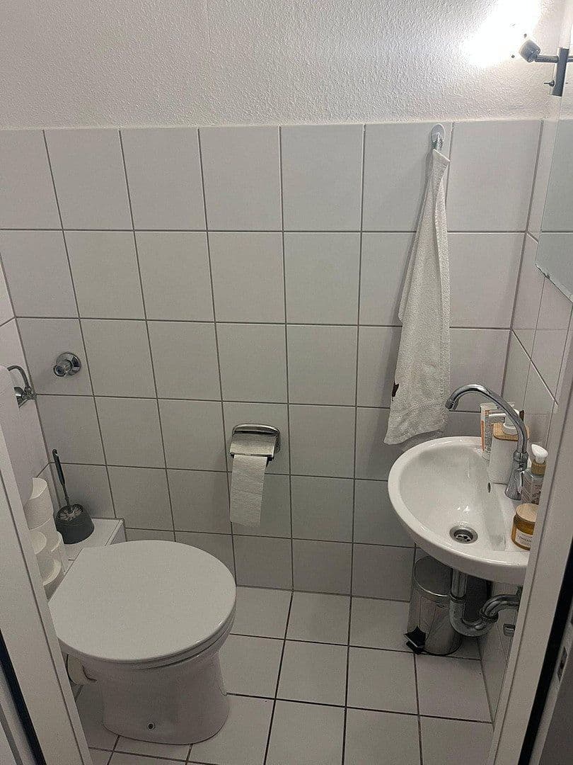 Pronájem domu 41 m², pozemek 500 m², Plateniustr. 18, Wuppertal, Severní Porýní-Vestfálsko Pronájem domu 41 m², pozemek 500 m², Plateniustr. 18, Wuppertal, Severní Porýní-Vestfálsko