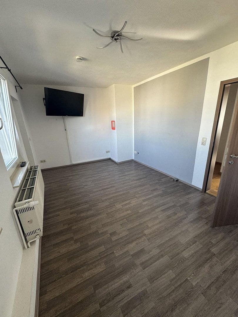 Pronájem bytu 4+1 98 m², Käthe Kollwitz Str. 5, Apolda, Durynsko Pronájem bytu 4+1 98 m², Käthe Kollwitz Str. 5, Apolda, Durynsko