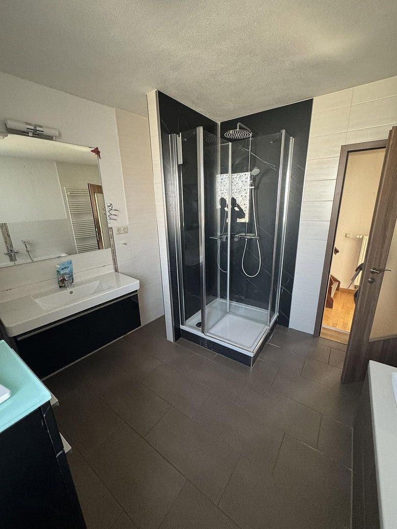 Pronájem bytu 4+1 98 m², Käthe Kollwitz Str. 5, Apolda, Durynsko Pronájem bytu 4+1 98 m², Käthe Kollwitz Str. 5, Apolda, Durynsko
