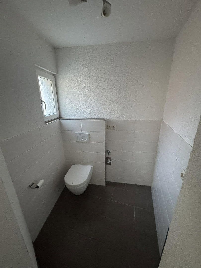 Pronájem bytu 4+1 98 m², Käthe Kollwitz Str. 5, Apolda, Durynsko Pronájem bytu 4+1 98 m², Käthe Kollwitz Str. 5, Apolda, Durynsko