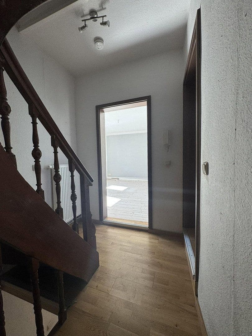 Pronájem bytu 4+1 98 m², Käthe Kollwitz Str. 5, Apolda, Durynsko Pronájem bytu 4+1 98 m², Käthe Kollwitz Str. 5, Apolda, Durynsko