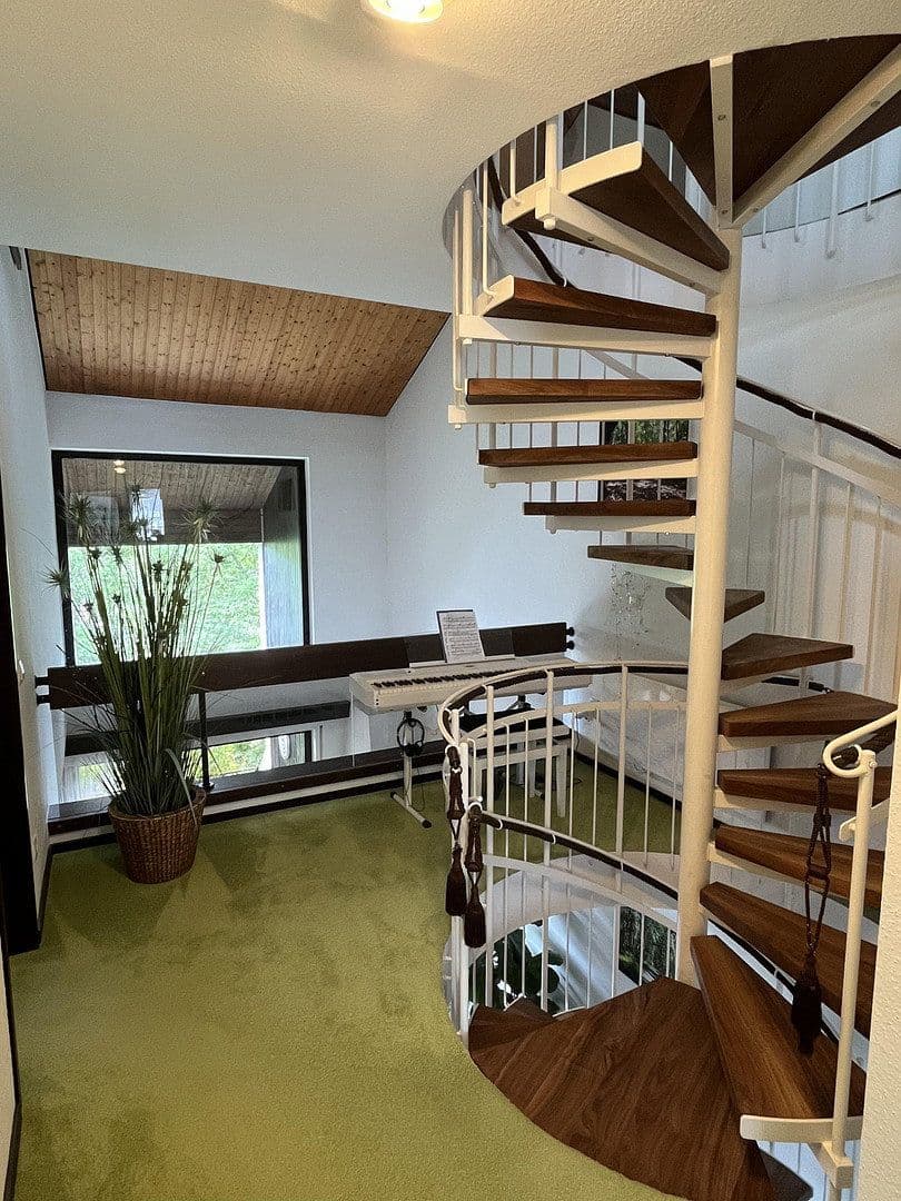 Prodej bytu 5+1 153 m², Chemnitzer Weg 10 (oberer Eingang), Sindelfingen, Bádensko-Württembersko Prodej bytu 5+1 153 m², Chemnitzer Weg 10 (oberer Eingang), Sindelfingen, Bádensko-Württembersko