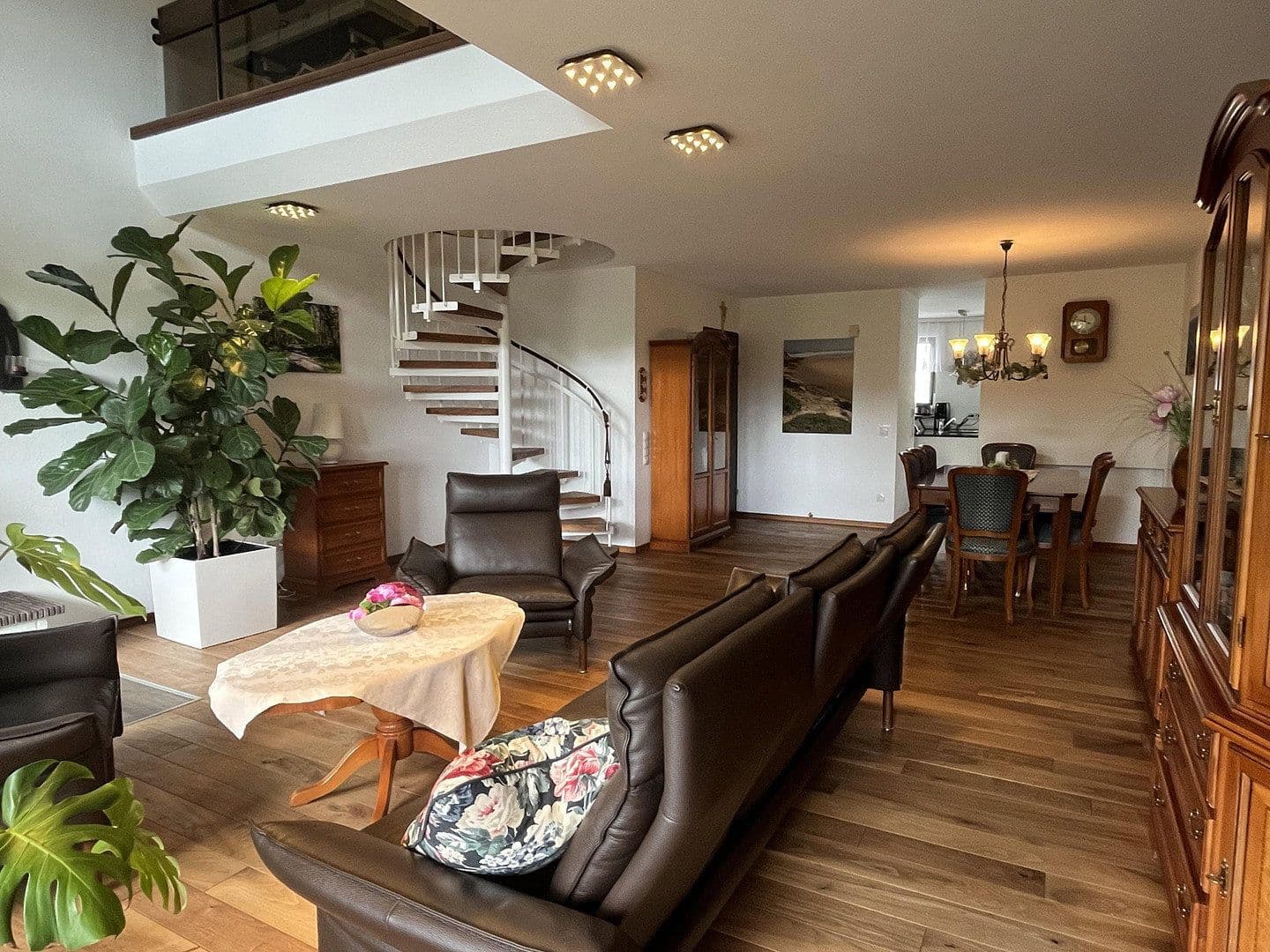 Prodej bytu 5+1 153 m², Chemnitzer Weg 10 (oberer Eingang), Sindelfingen, Bádensko-Württembersko Prodej bytu 5+1 153 m², Chemnitzer Weg 10 (oberer Eingang), Sindelfingen, Bádensko-Württembersko
