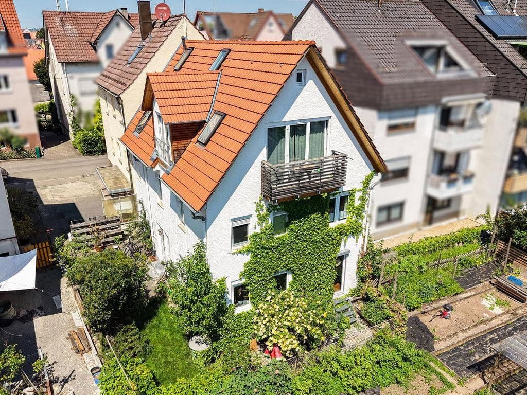 Prodej domu 159 m², pozemek 144 m², Stuttgart, Bádensko-Württembersko Prodej domu 159 m², pozemek 144 m², Stuttgart, Bádensko-Württembersko