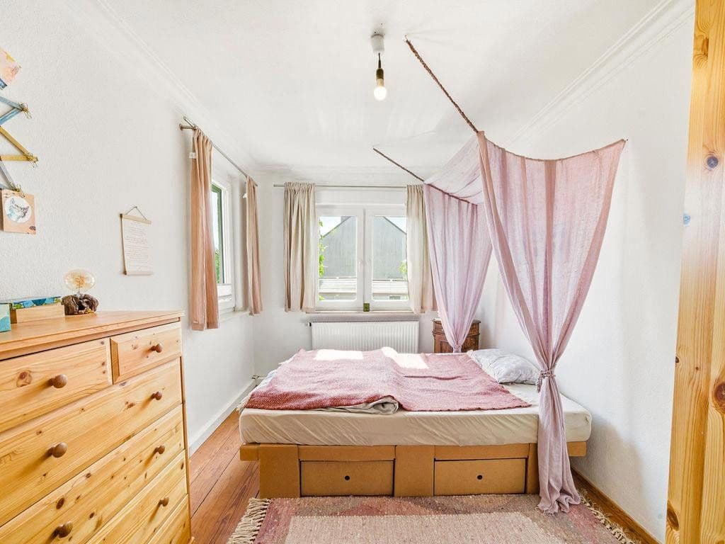 Prodej domu 159 m², pozemek 144 m², Stuttgart, Bádensko-Württembersko Prodej domu 159 m², pozemek 144 m², Stuttgart, Bádensko-Württembersko