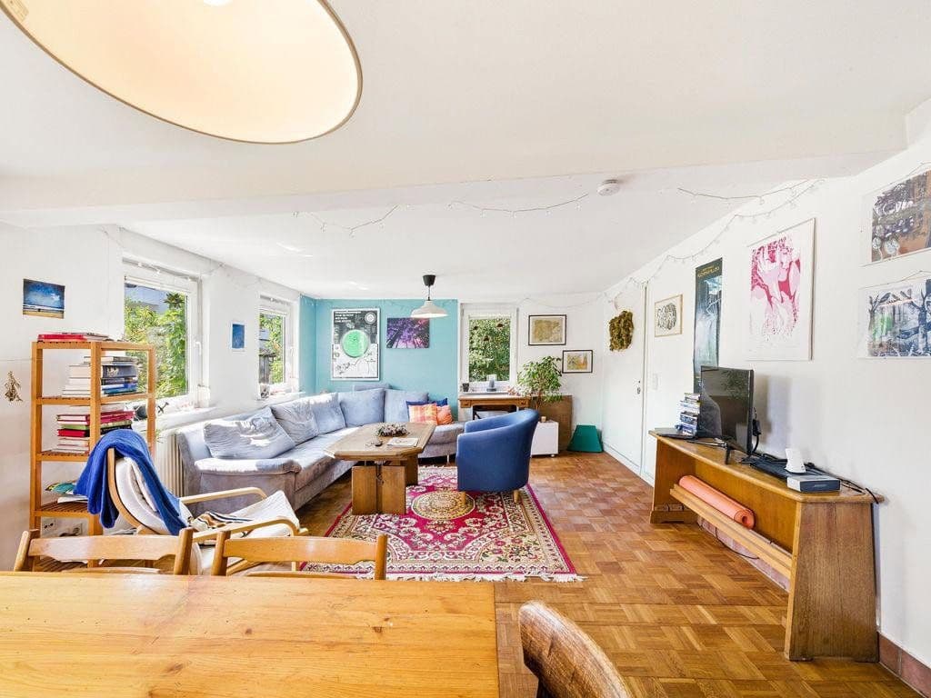 Prodej domu 159 m², pozemek 144 m², Stuttgart, Bádensko-Württembersko Prodej domu 159 m², pozemek 144 m², Stuttgart, Bádensko-Württembersko