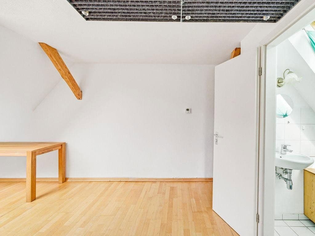 Prodej domu 159 m², pozemek 144 m², Stuttgart, Bádensko-Württembersko Prodej domu 159 m², pozemek 144 m², Stuttgart, Bádensko-Württembersko