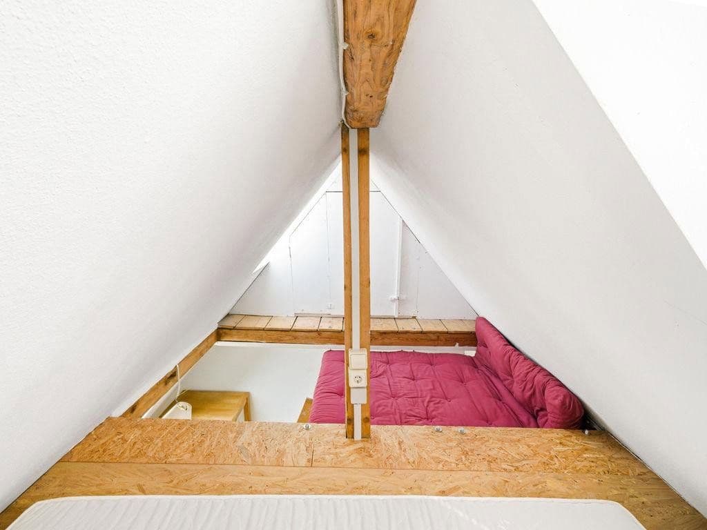 Prodej domu 159 m², pozemek 144 m², Stuttgart, Bádensko-Württembersko Prodej domu 159 m², pozemek 144 m², Stuttgart, Bádensko-Württembersko