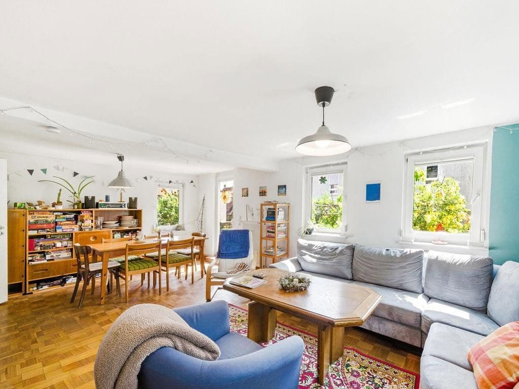 Prodej domu 159 m², pozemek 144 m², Stuttgart, Bádensko-Württembersko Prodej domu 159 m², pozemek 144 m², Stuttgart, Bádensko-Württembersko