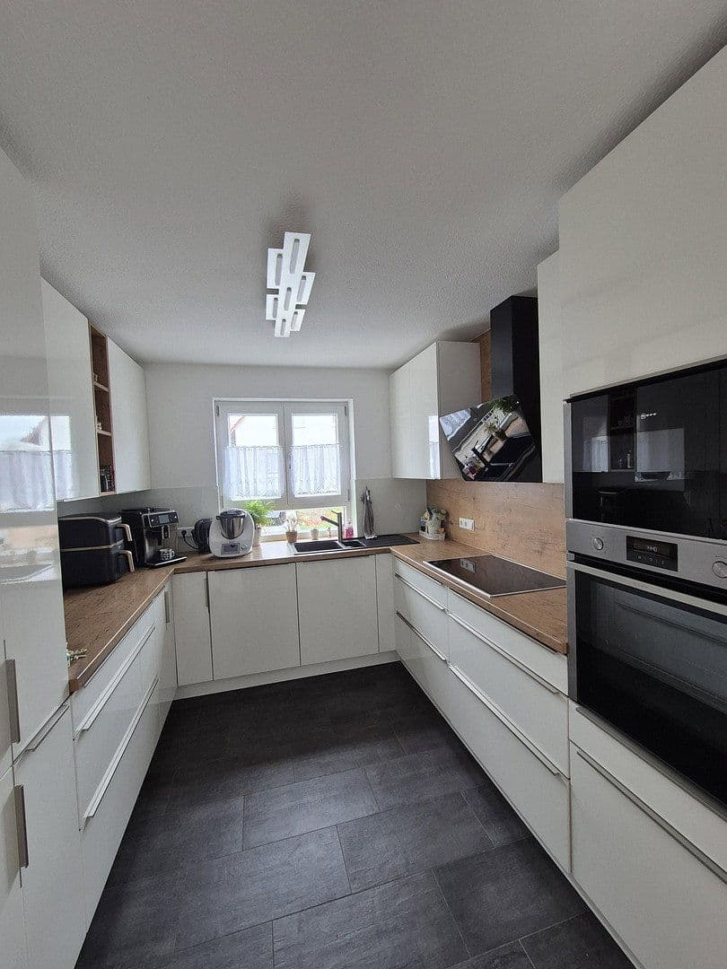 Prodej domu 140 m², pozemek 208 m², Ettlingen, Bádensko-Württembersko Prodej domu 140 m², pozemek 208 m², Ettlingen, Bádensko-Württembersko