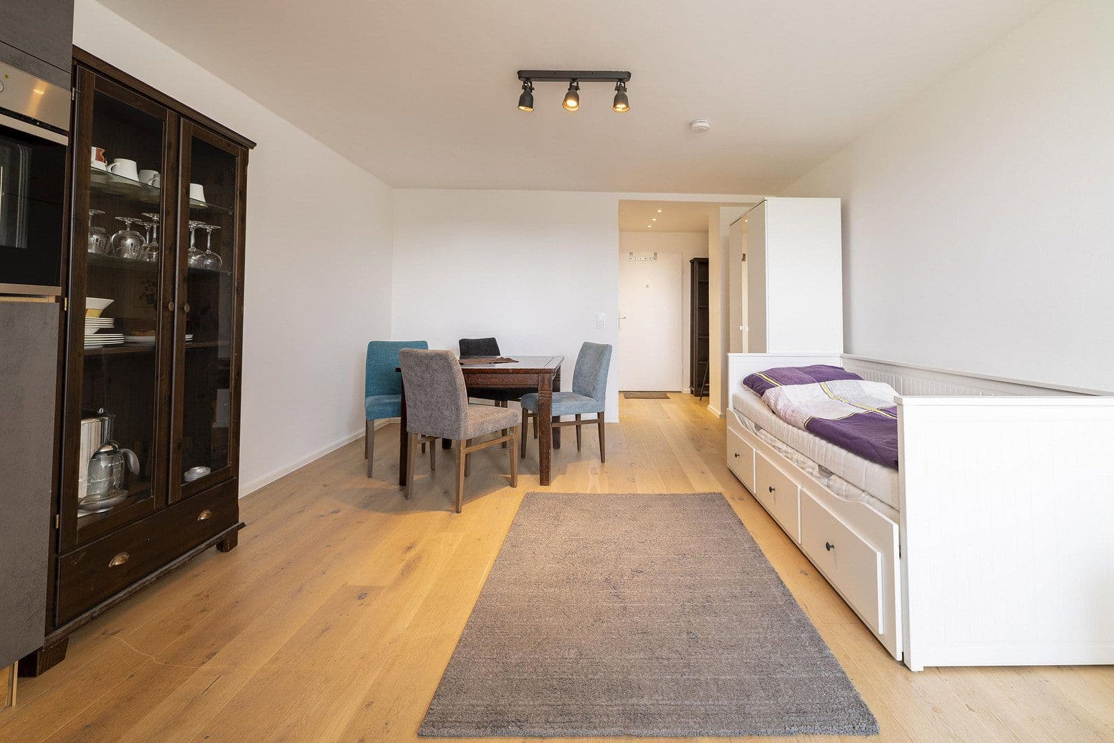 Pronájem bytu 1+1 31 m², Grünwalder Str. 11, München, Bavorsko Pronájem bytu 1+1 31 m², Grünwalder Str. 11, München, Bavorsko