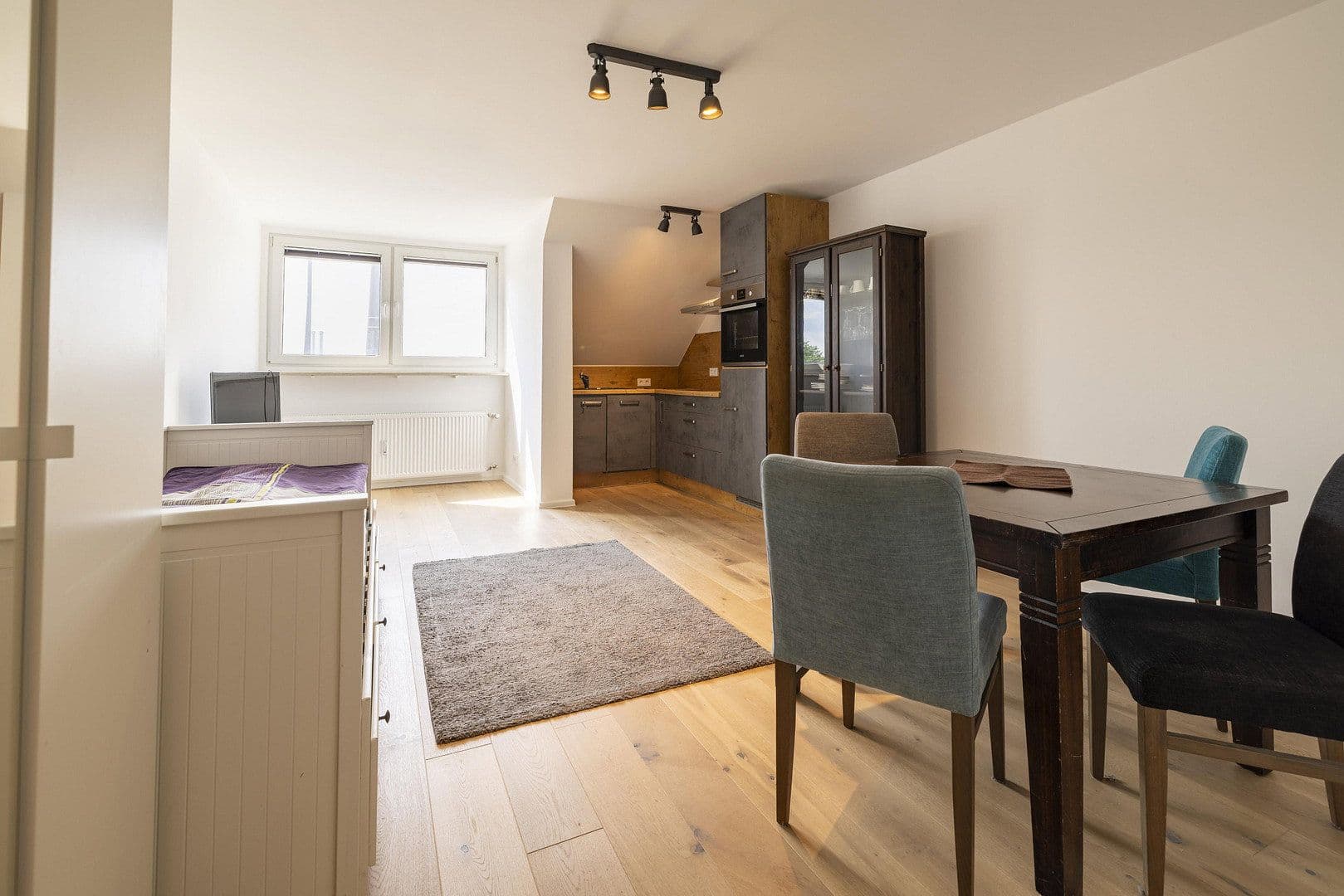 Pronájem bytu 1+1 31 m², Grünwalder Str. 11, München, Bavorsko Pronájem bytu 1+1 31 m², Grünwalder Str. 11, München, Bavorsko