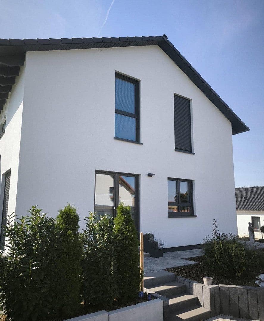 Prodej domu 143 m², pozemek 629 m², Strautfeld 11, Landolfshausen, Dolní Sasko Prodej domu 143 m², pozemek 629 m², Strautfeld 11, Landolfshausen, Dolní Sasko