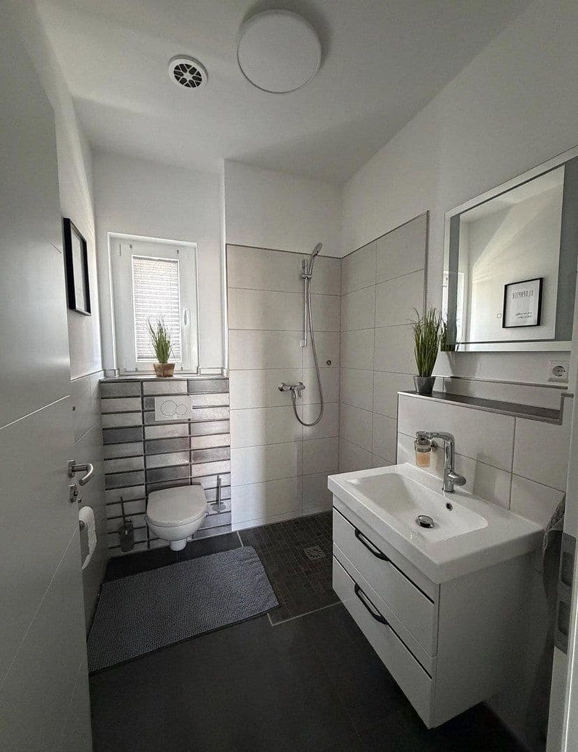 Prodej domu 143 m², pozemek 629 m², Strautfeld 11, Landolfshausen, Dolní Sasko Prodej domu 143 m², pozemek 629 m², Strautfeld 11, Landolfshausen, Dolní Sasko