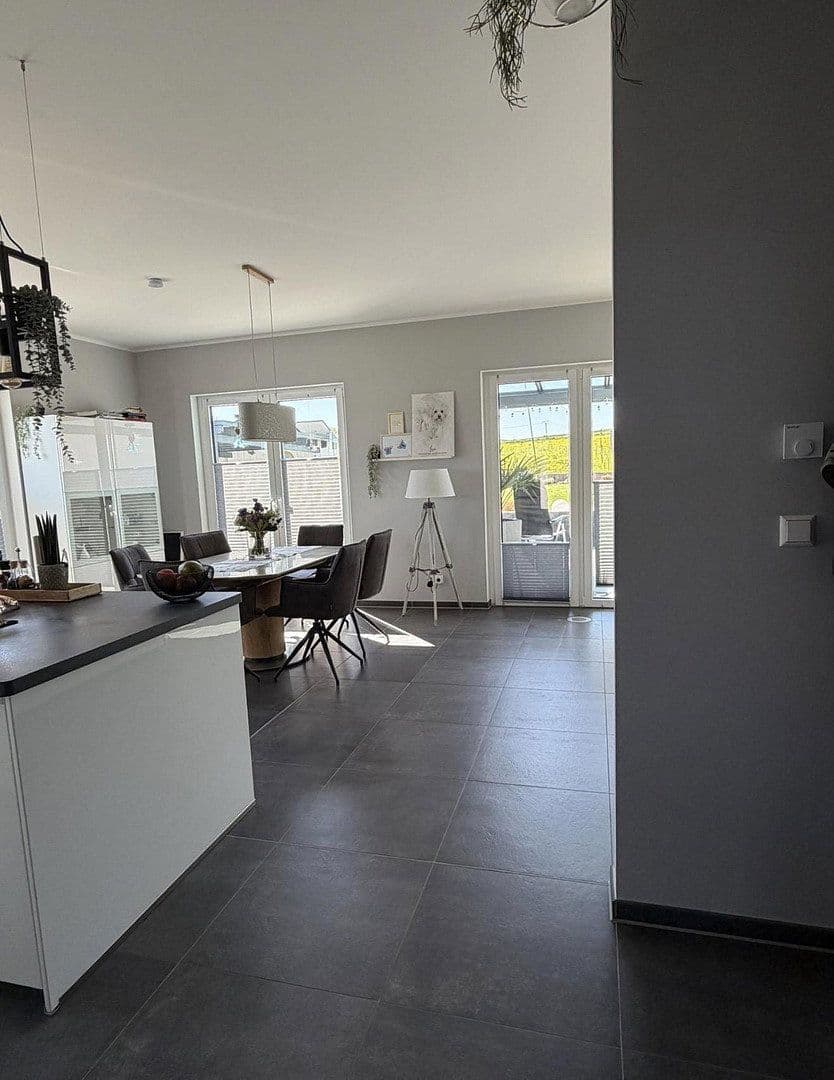 Prodej domu 143 m², pozemek 629 m², Strautfeld 11, Landolfshausen, Dolní Sasko Prodej domu 143 m², pozemek 629 m², Strautfeld 11, Landolfshausen, Dolní Sasko