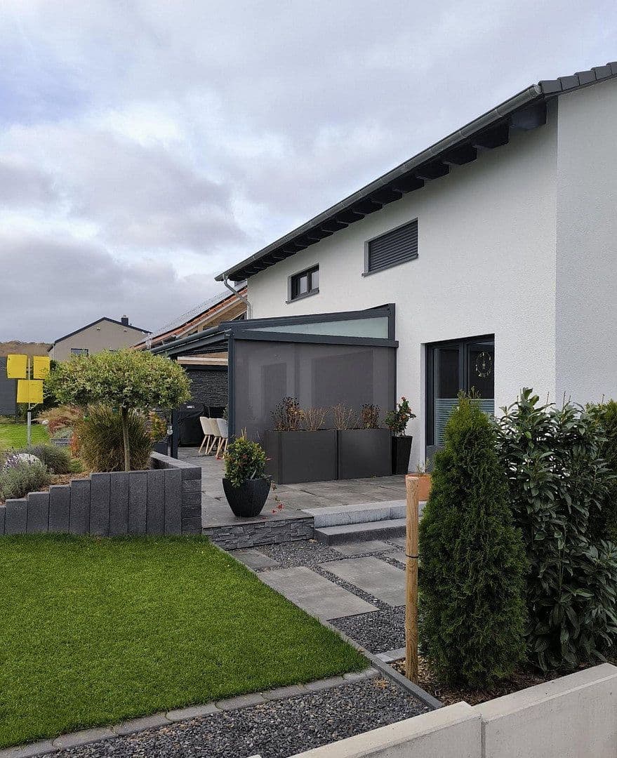Prodej domu 143 m², pozemek 629 m², Strautfeld 11, Landolfshausen, Dolní Sasko Prodej domu 143 m², pozemek 629 m², Strautfeld 11, Landolfshausen, Dolní Sasko