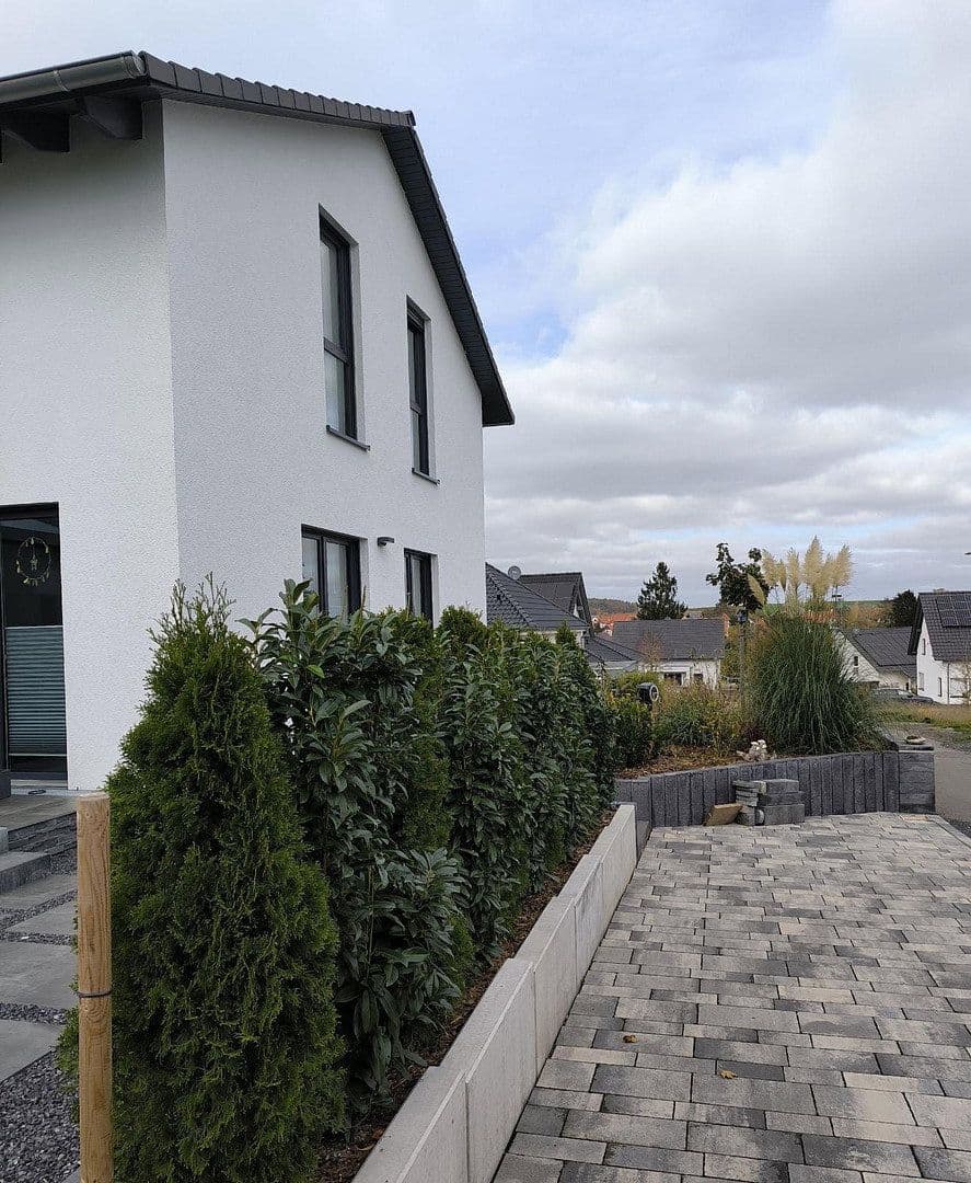 Prodej domu 143 m², pozemek 629 m², Strautfeld 11, Landolfshausen, Dolní Sasko Prodej domu 143 m², pozemek 629 m², Strautfeld 11, Landolfshausen, Dolní Sasko