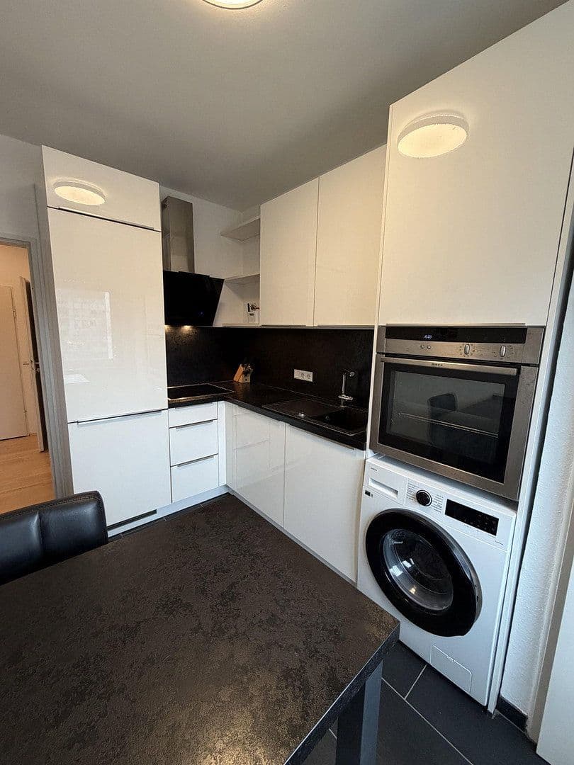 Pronájem bytu 2+1 73 m², Mannheim, Bádensko-Württembersko Pronájem bytu 2+1 73 m², Mannheim, Bádensko-Württembersko