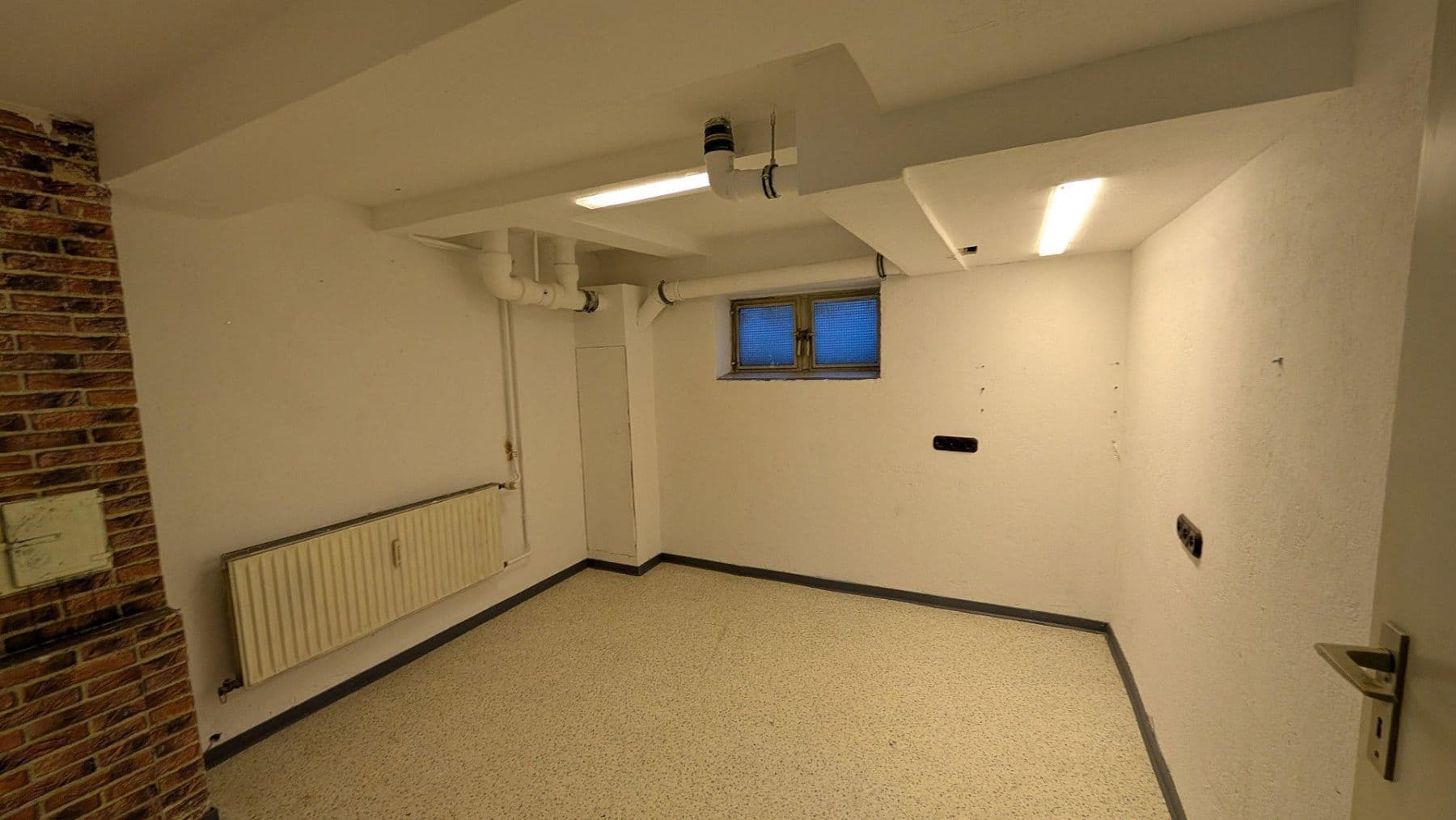 Prodej domu 228 m², pozemek 610 m², Meschede, Severní Porýní-Vestfálsko Prodej domu 228 m², pozemek 610 m², Meschede, Severní Porýní-Vestfálsko