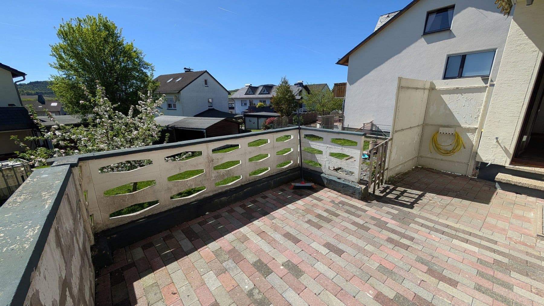 Prodej domu 228 m², pozemek 610 m², Meschede, Severní Porýní-Vestfálsko Prodej domu 228 m², pozemek 610 m², Meschede, Severní Porýní-Vestfálsko
