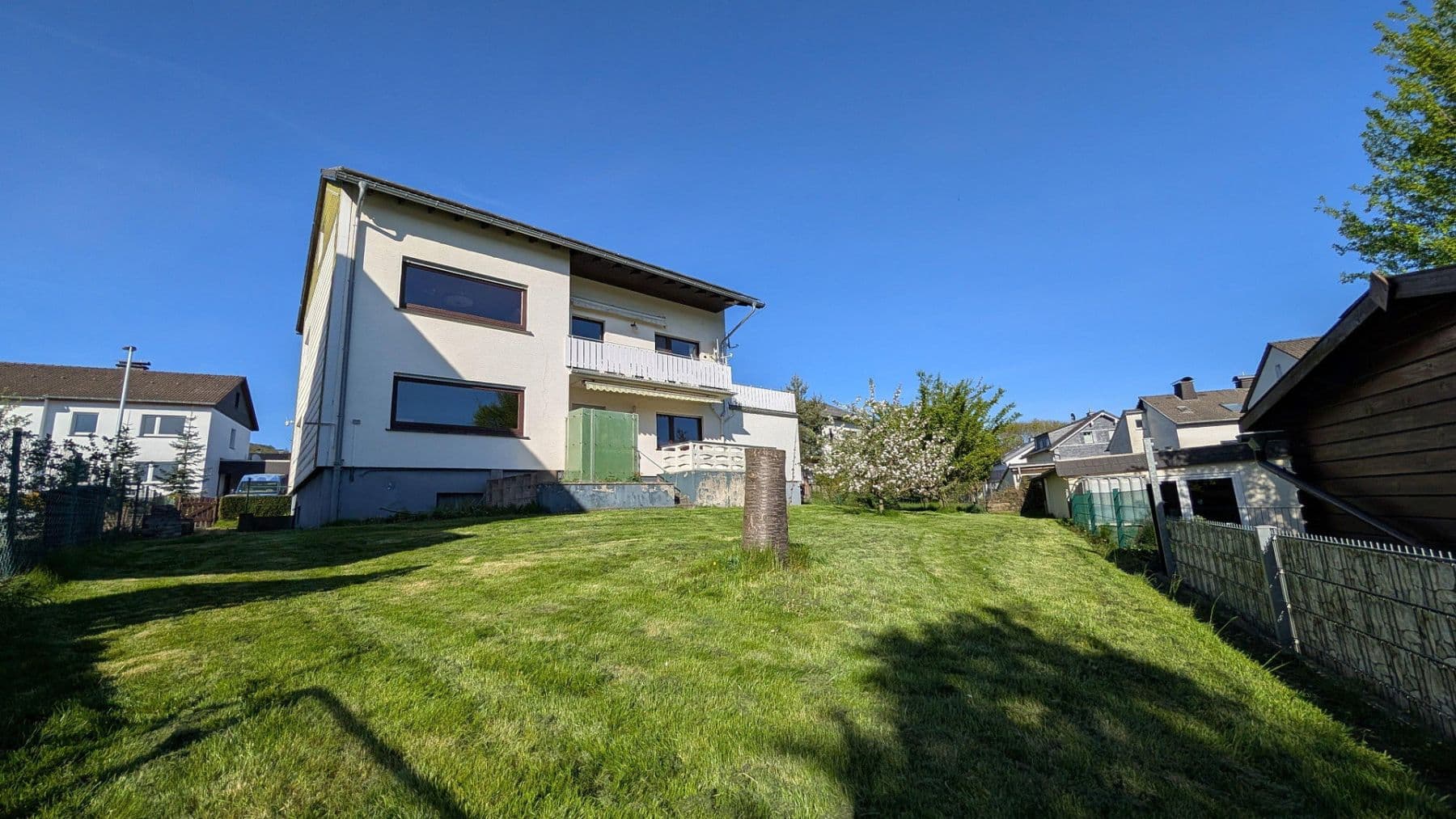 Prodej domu 228 m², pozemek 610 m², Meschede, Severní Porýní-Vestfálsko Prodej domu 228 m², pozemek 610 m², Meschede, Severní Porýní-Vestfálsko