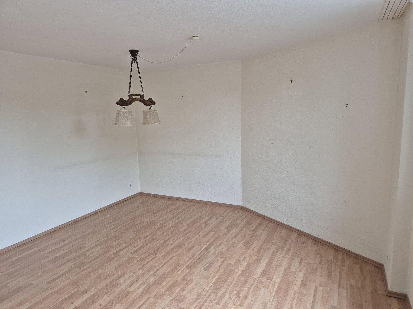 Pronájem bytu 3+1 71 m², Riesengebirgsstrasse 65, Moers, Severní Porýní-Vestfálsko Pronájem bytu 3+1 71 m², Riesengebirgsstrasse 65, Moers, Severní Porýní-Vestfálsko