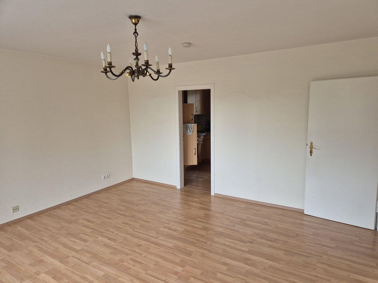 Pronájem bytu 3+1 71 m², Riesengebirgsstrasse 65, Moers, Severní Porýní-Vestfálsko Pronájem bytu 3+1 71 m², Riesengebirgsstrasse 65, Moers, Severní Porýní-Vestfálsko