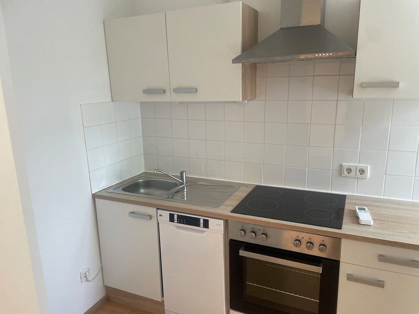 Pronájem bytu 3+1 54 m², Oberlaaer Straße 85, Wien, Wien Pronájem bytu 3+1 54 m², Oberlaaer Straße 85, Wien, Wien