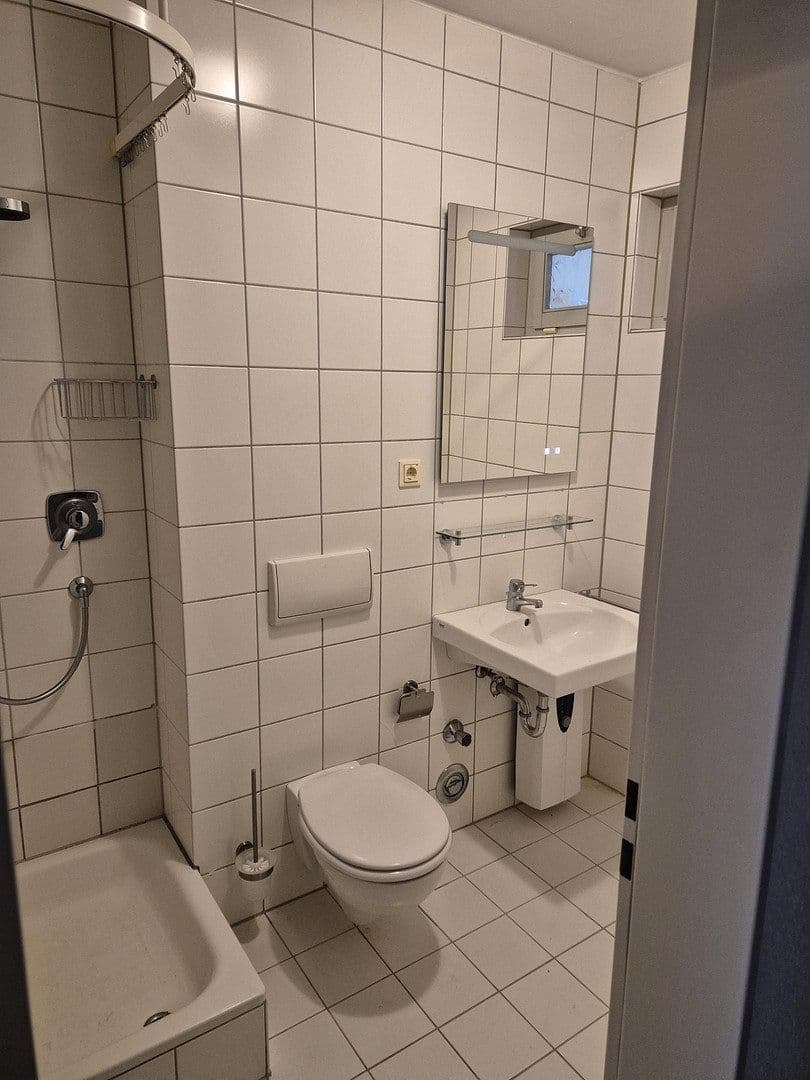 Pronájem bytu 1+1 35 m², Pfarrer Perabo Platz 6, Frankfurt, Hessen Pronájem bytu 1+1 35 m², Pfarrer Perabo Platz 6, Frankfurt, Hessen