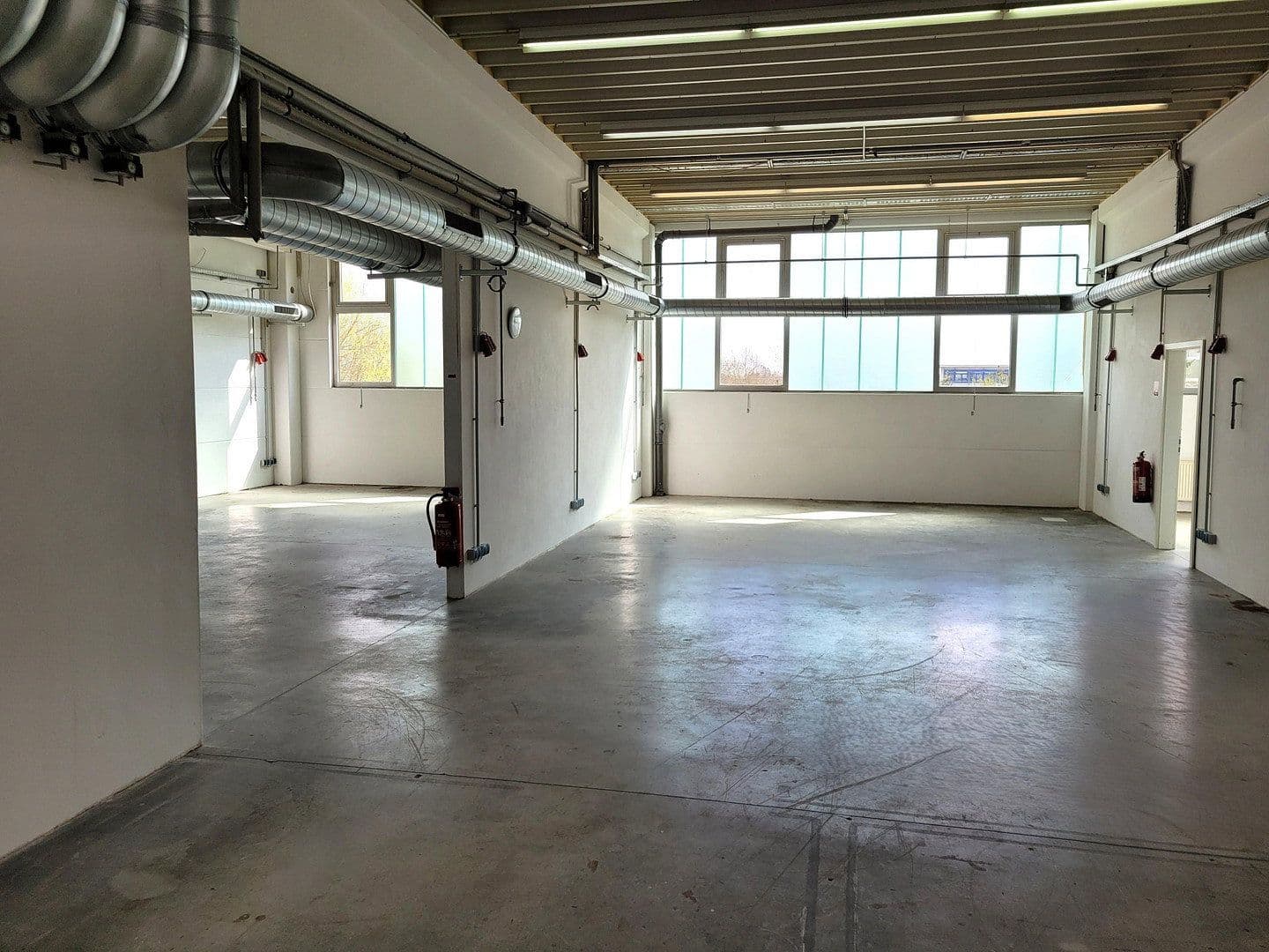 Prodej nebytového prostoru 3.375 m², Schönkirchen, Šlesvicko-Holštýnsko Prodej nebytového prostoru 3.375 m², Schönkirchen, Šlesvicko-Holštýnsko