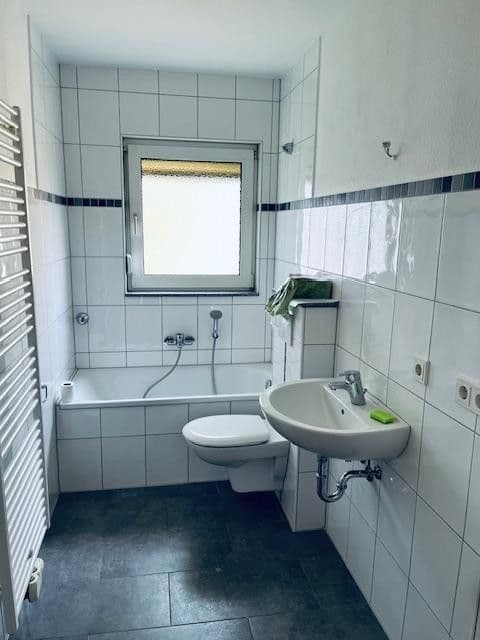 Pronájem bytu 3+1 70 m², Grünstraße 22, Hattingen, Severní Porýní-Vestfálsko Pronájem bytu 3+1 70 m², Grünstraße 22, Hattingen, Severní Porýní-Vestfálsko