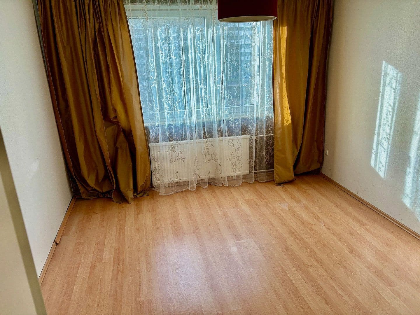 Pronájem bytu 3+1 72 m², Laatzen, Dolní Sasko Pronájem bytu 3+1 72 m², Laatzen, Dolní Sasko