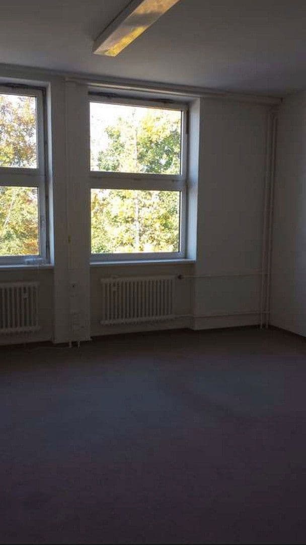 Pronájem kanceláře 280 m², Leibnizstraße 3, Nagold, Bádensko-Württembersko Pronájem kanceláře 280 m², Leibnizstraße 3, Nagold, Bádensko-Württembersko