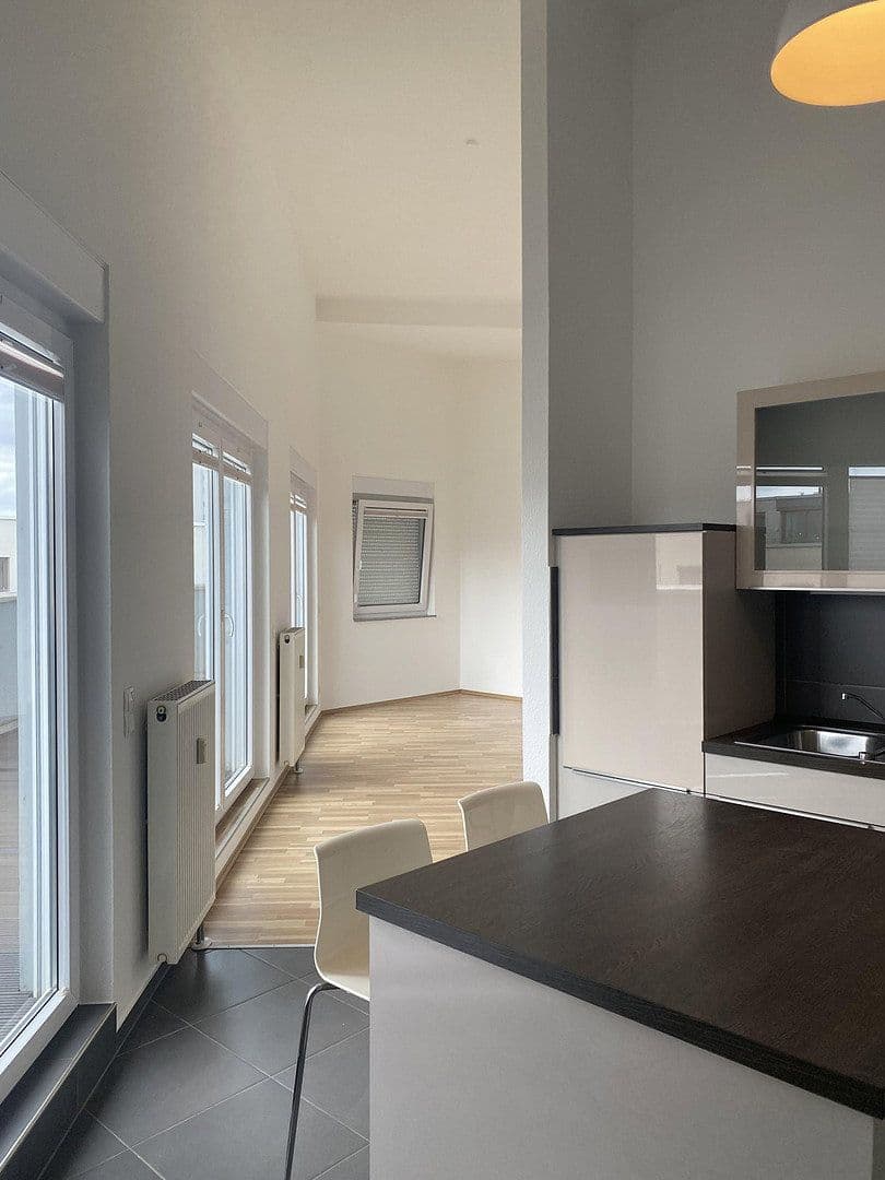 Pronájem bytu 3+1 93 m², Renettenstr. 2, Frankfurt, Hessen Pronájem bytu 3+1 93 m², Renettenstr. 2, Frankfurt, Hessen