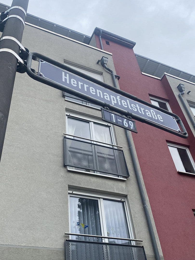 Pronájem bytu 3+1 93 m², Renettenstr. 2, Frankfurt, Hessen Pronájem bytu 3+1 93 m², Renettenstr. 2, Frankfurt, Hessen