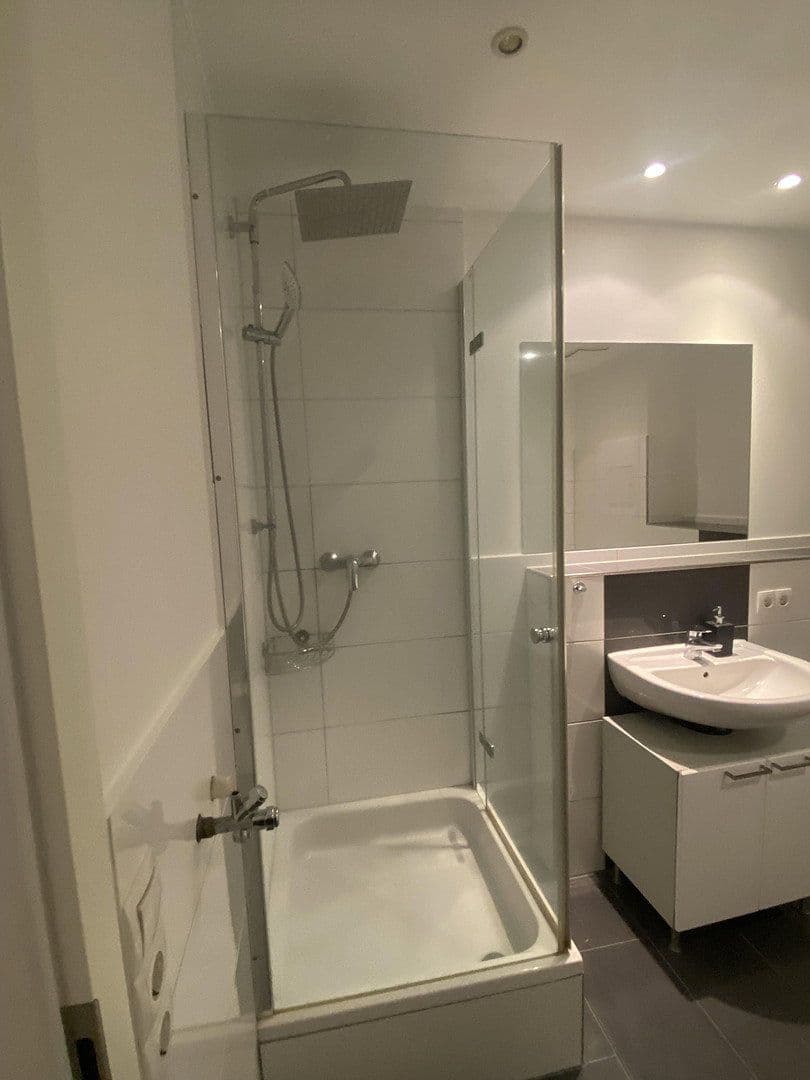 Pronájem bytu 3+1 93 m², Renettenstr. 2, Frankfurt, Hessen Pronájem bytu 3+1 93 m², Renettenstr. 2, Frankfurt, Hessen