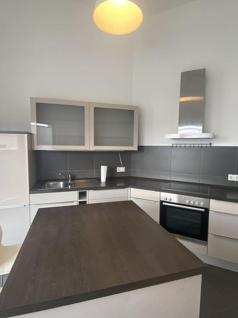 Pronájem bytu 3+1 93 m², Renettenstr. 2, Frankfurt, Hessen Pronájem bytu 3+1 93 m², Renettenstr. 2, Frankfurt, Hessen