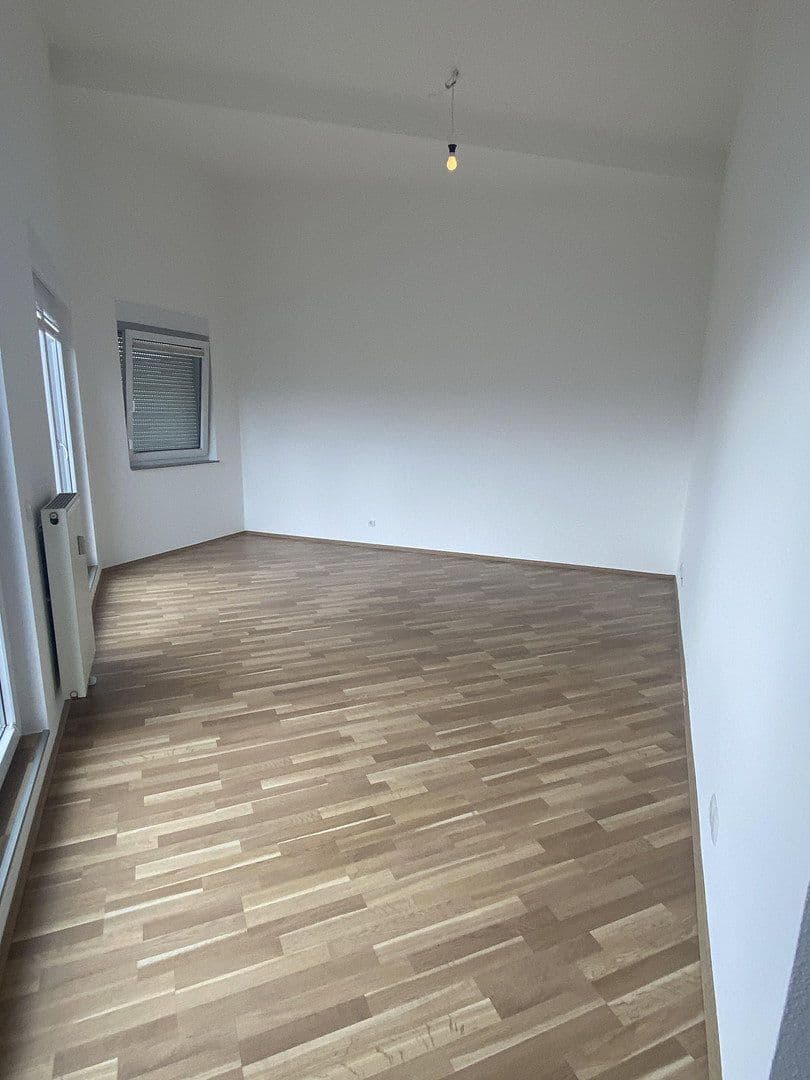 Pronájem bytu 3+1 93 m², Renettenstr. 2, Frankfurt, Hessen Pronájem bytu 3+1 93 m², Renettenstr. 2, Frankfurt, Hessen