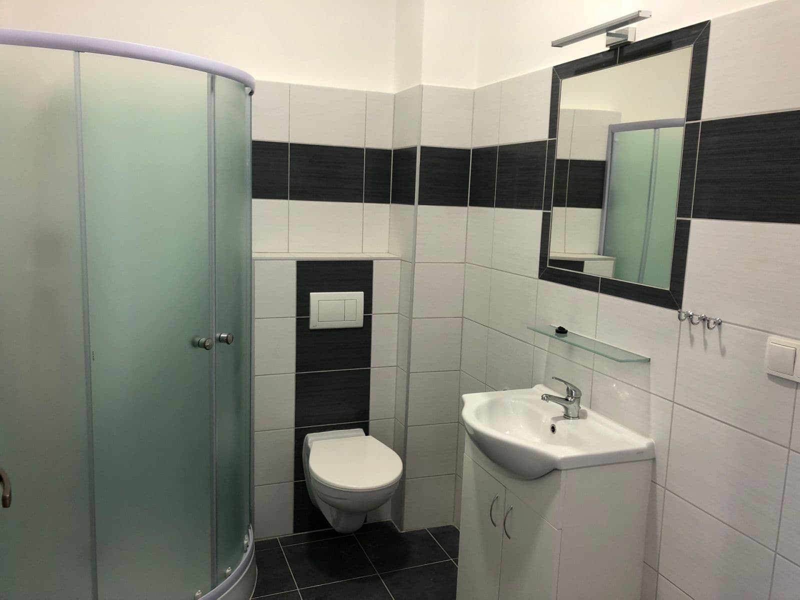 Pronájem bytu 1+kk 18 m², Riegrovo náměstí, Poděbrady, Středočeský kraj Pronájem bytu 1+kk 18 m², Riegrovo náměstí, Poděbrady, Středočeský kraj