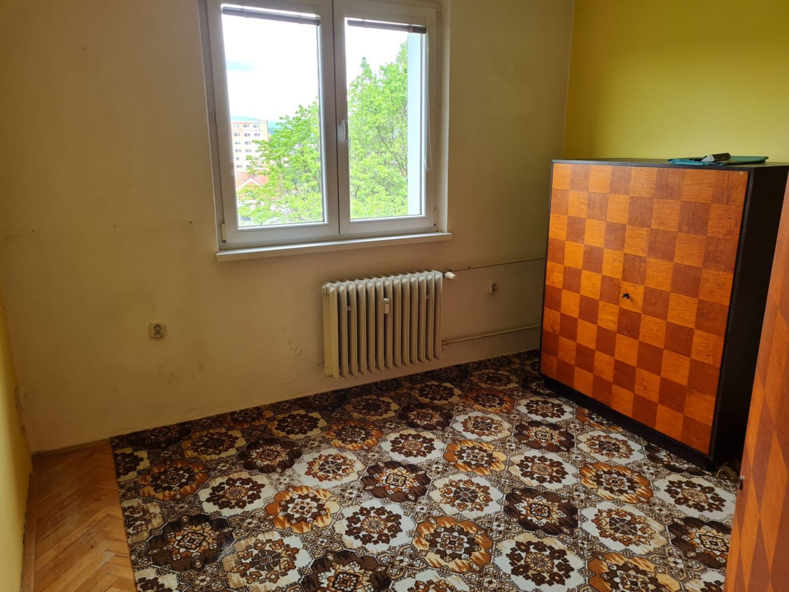 Prodej bytu 3+1 60 m², Růžová, Valašské Meziříčí, Zlínský kraj Prodej bytu 3+1 60 m², Růžová, Valašské Meziříčí, Zlínský kraj