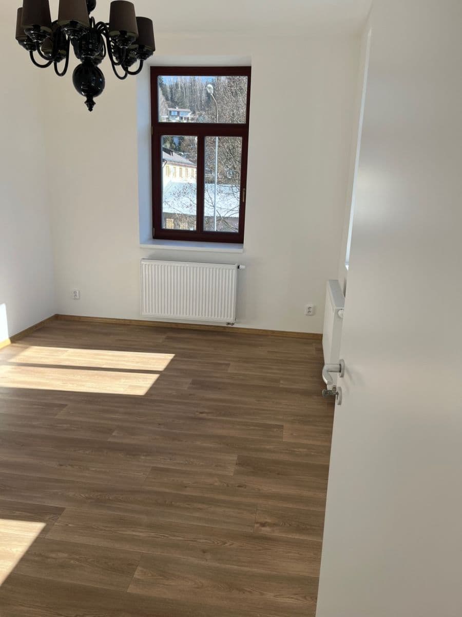 Pronájem bytu 2+kk 55 m², Podhorská, Jablonec nad Nisou, Liberecký kraj Pronájem bytu 2+kk 55 m², Podhorská, Jablonec nad Nisou, Liberecký kraj