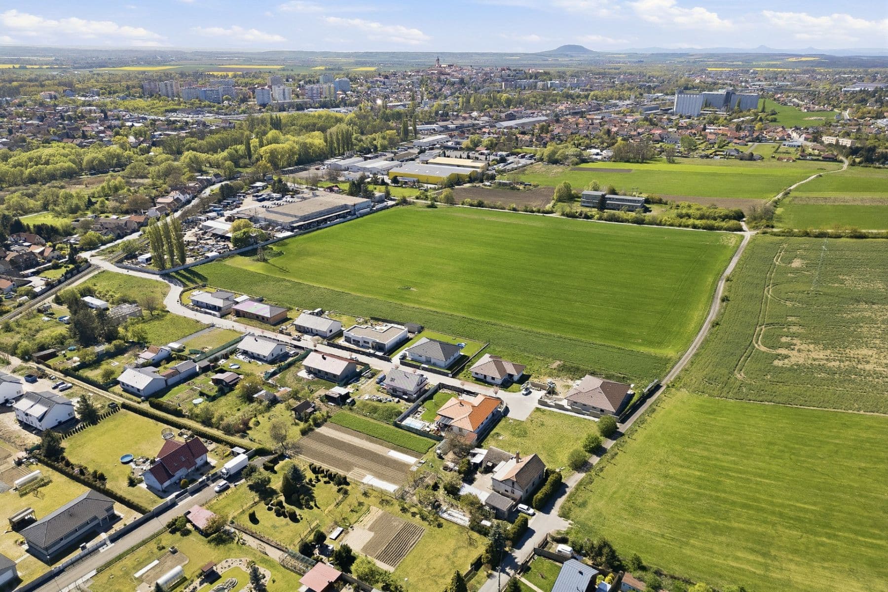 Prodej pozemku 1.107 m², Maloborecká, Mělník, Středočeský kraj Prodej pozemku 1.107 m², Maloborecká, Mělník, Středočeský kraj