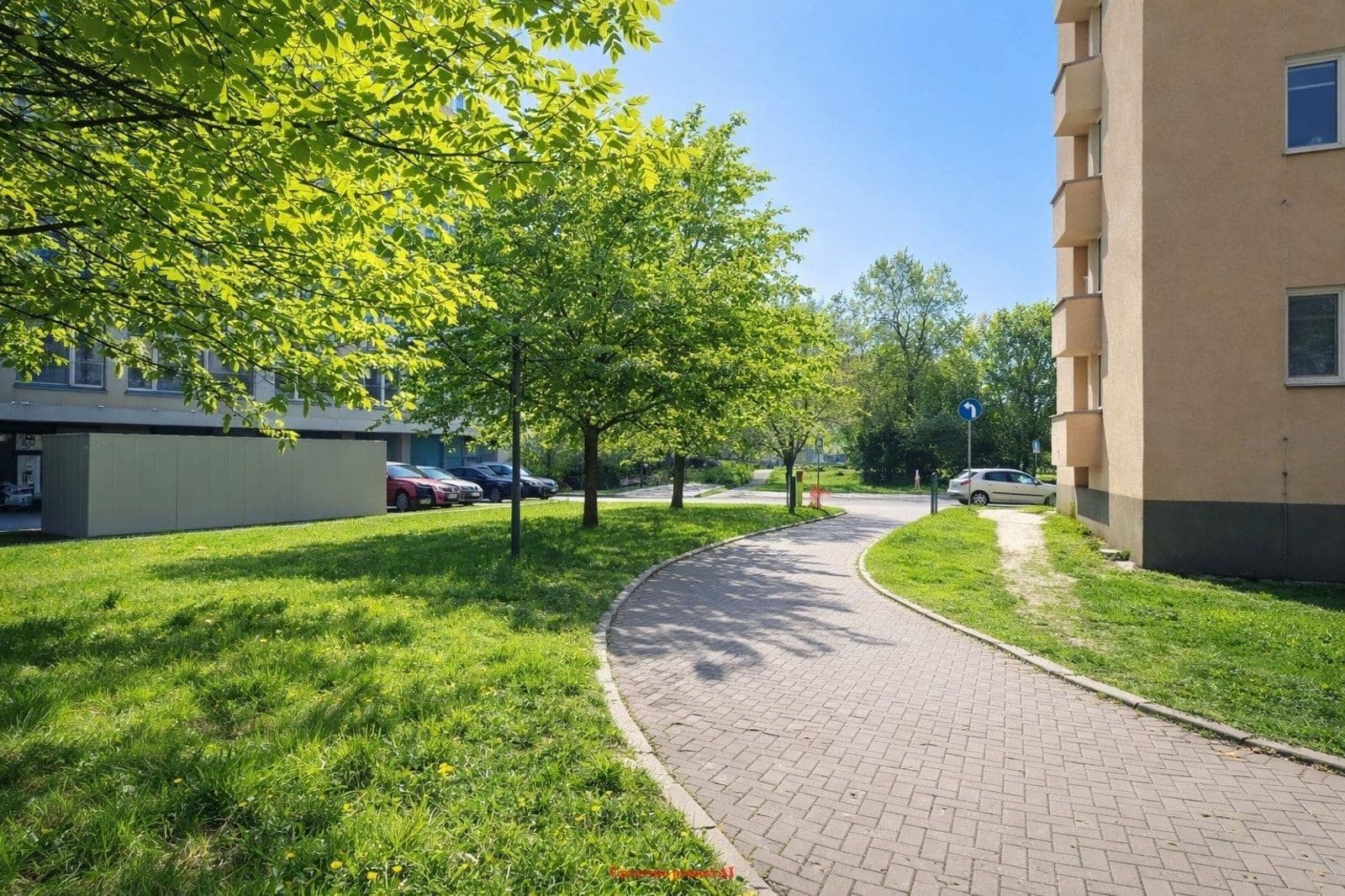 Pronájem garáže 12 m², Ostrčilova, Ostrava, Moravskoslezský kraj Pronájem garáže 12 m², Ostrčilova, Ostrava, Moravskoslezský kraj
